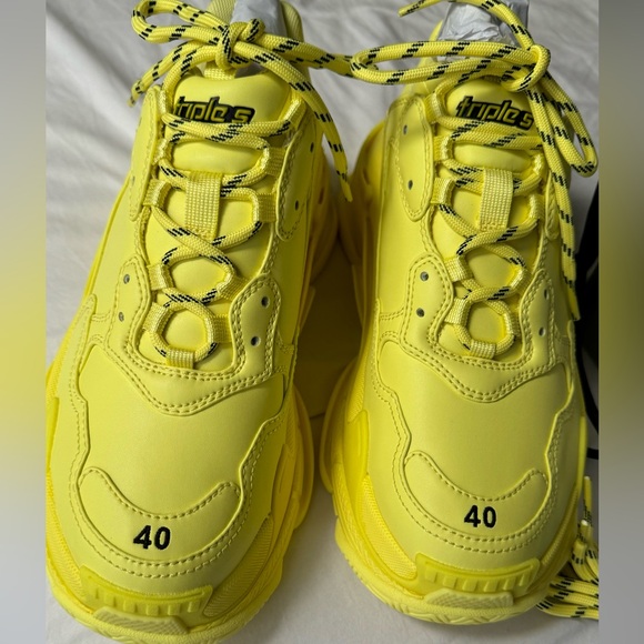 Balenciaga tripe s sneaker in yellow new in box size 40/ 9.5 - Picture 5 of 6